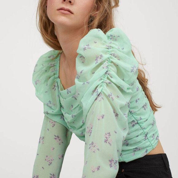 H&M Flowy Floral Green Top Puffy Sleeves - Picture 2 of 4